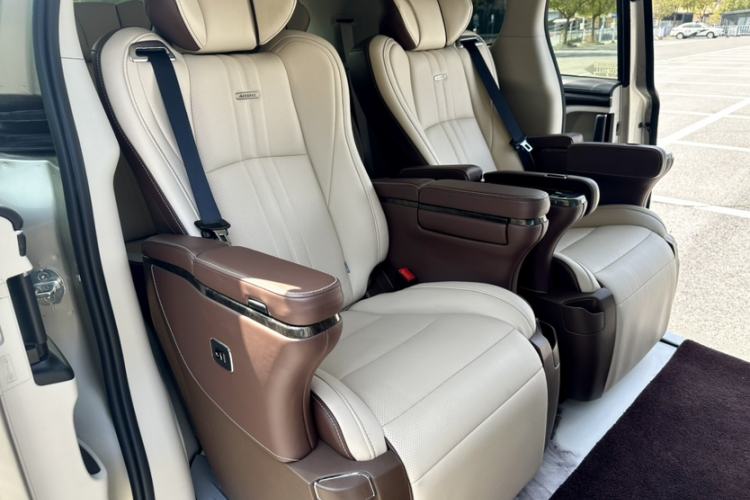 Used Buick GL8 2022 ES Landtrek 653T Comfort Edition