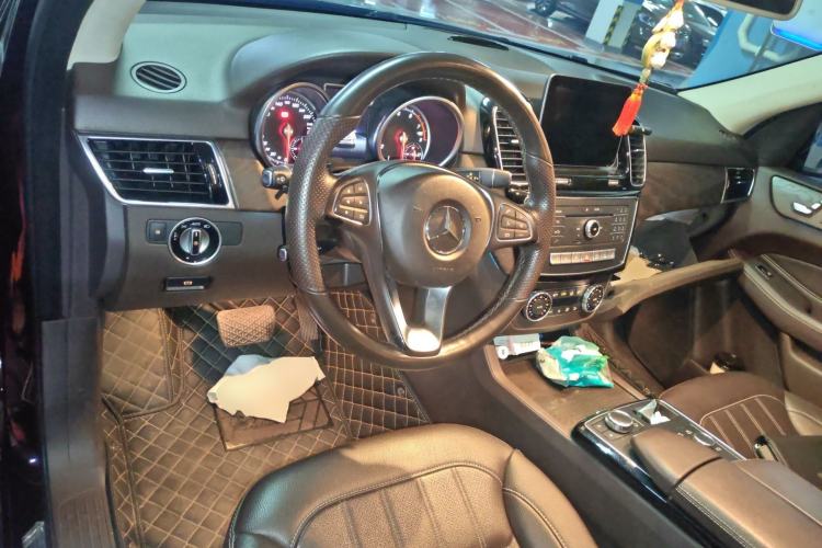 Used Mercedes-Benz GLE 2016 GLE 320 4MATIC Dynamic Edition Center Console