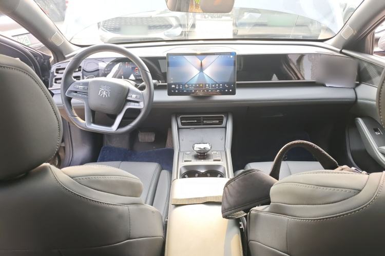 Used BYD Qin L 2025 DM-i Smart Drive 120KM Superior Model Center Console