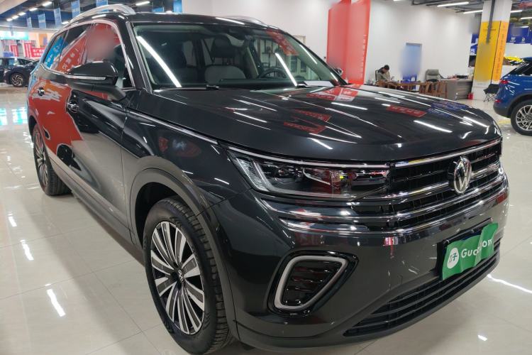 Used Volkswagen Tavendor 2023 330TSI Luxury Touring Edition
