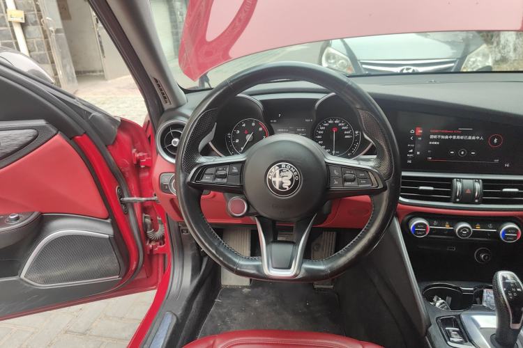 Used Alfa Romeo Giulia 2020 2.0T 280HP Luxury Edition