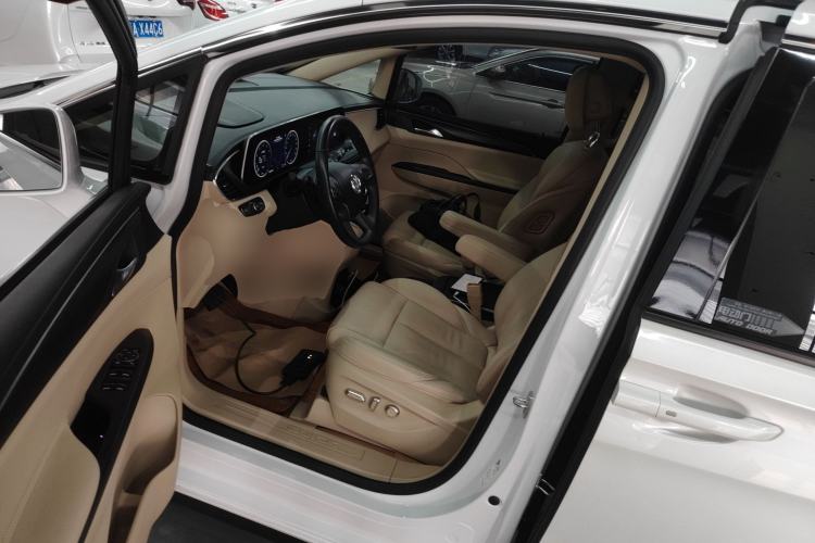 Used Buick GL8 2022 ES Landtrek 653T Luxury Edition
