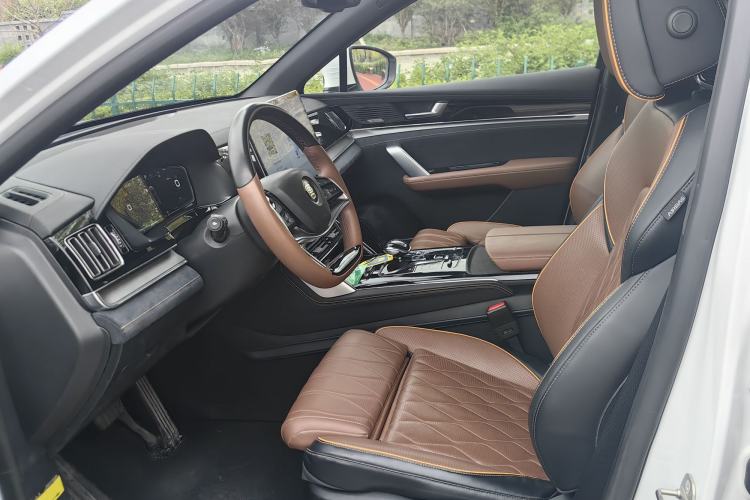 Used BYD Tang New Energy 2021 DM-i 112KM Prestige Model Interior 3