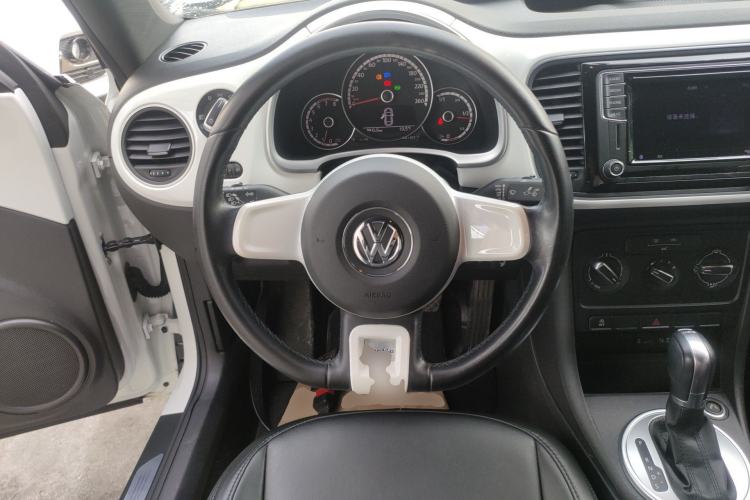 Used Volkswagen Beetle 2015 180TSI model Steering Wheel