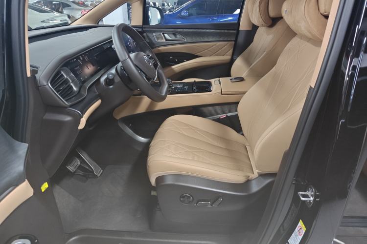 Used Denza D9 2025 DM-i Smart Drive 1020 Four-Wheel Drive Deluxe Model