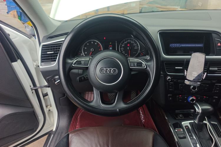 Used Audi Q5 2017 Plus 40 TFSI Ambition Model
