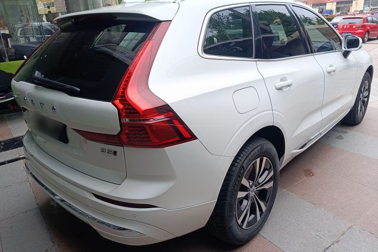 Used Volvo XC60 2023 B5 4x4 Smart Luxury Edition
