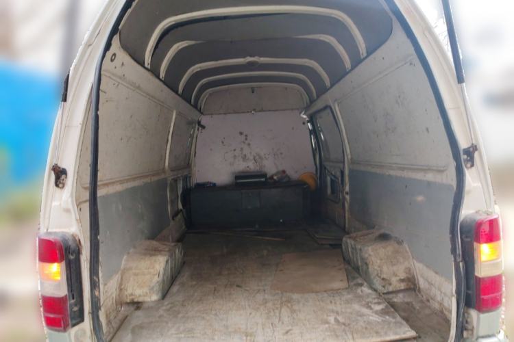 Used Jinbei Hiace 2014 2.0L Fifth-Generation Xiangyun Comfort Type 1 4G21C
