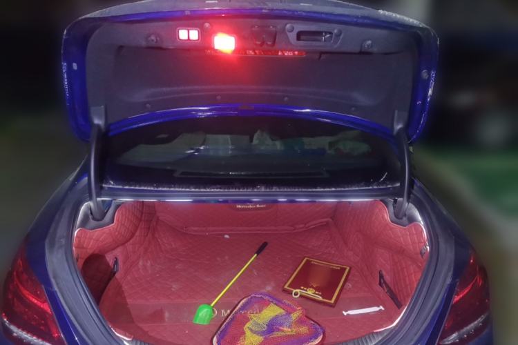 Used Mercedes-Benz C-Class 2018 C 180 L Fashion Model Trunk