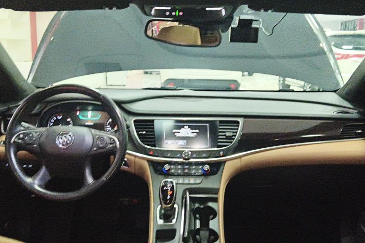 Used Buick LaCrosse 2018 28T Luxury Model
