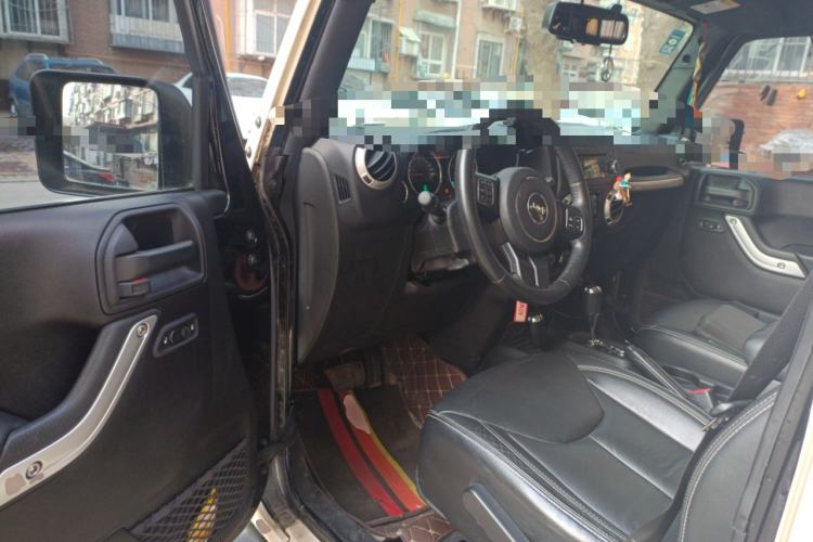 Used Jeep Wrangler 2015 3.0L Sahara Four-Door Comfort Edition
