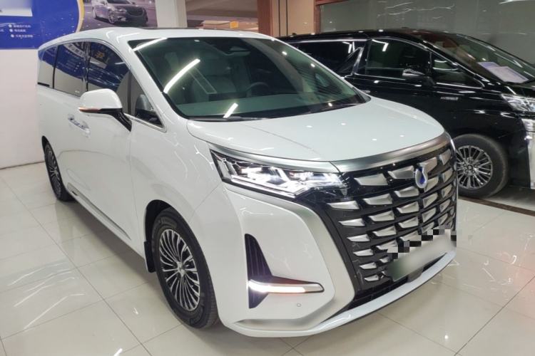 Used Denza D9 2022 DM-i 970 Four-Wheel Drive Prestige Model Front Right 45 Deg