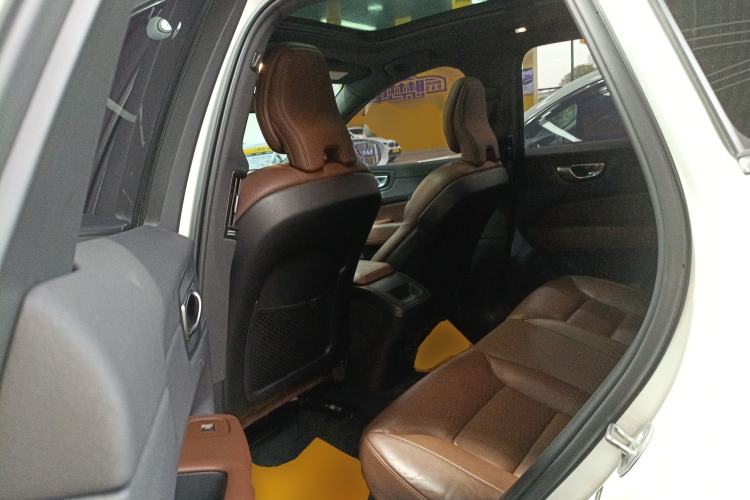 Used Volvo XC60 2024 B5 4x4 Smart Luxury Edition