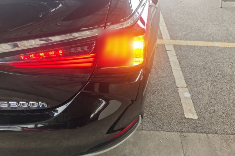 Used Lexus ES 2018 300h Premier Edition China V Standard
