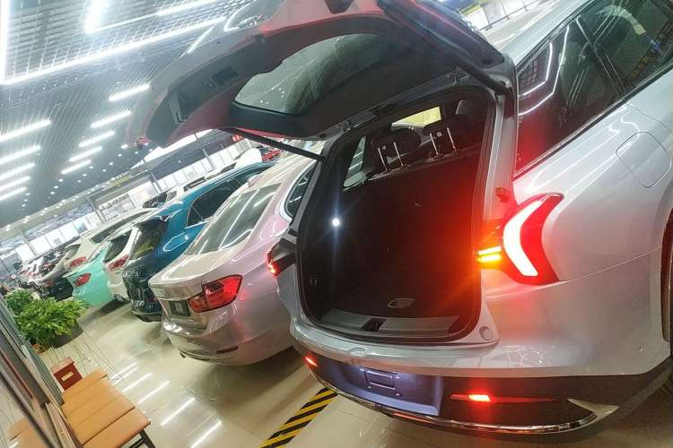 Used NETA L 2024 Extended-Range 310 Flash-Charge Red Edition