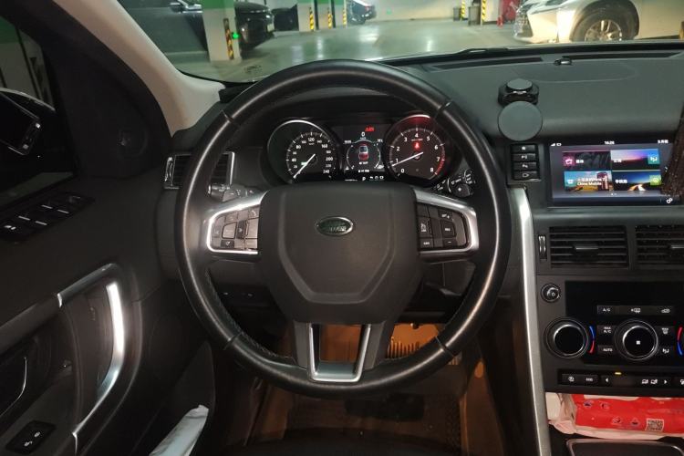 Used Land Rover Discovery Sport 2019 240 PS SE Version China VI Standard Steering Wheel