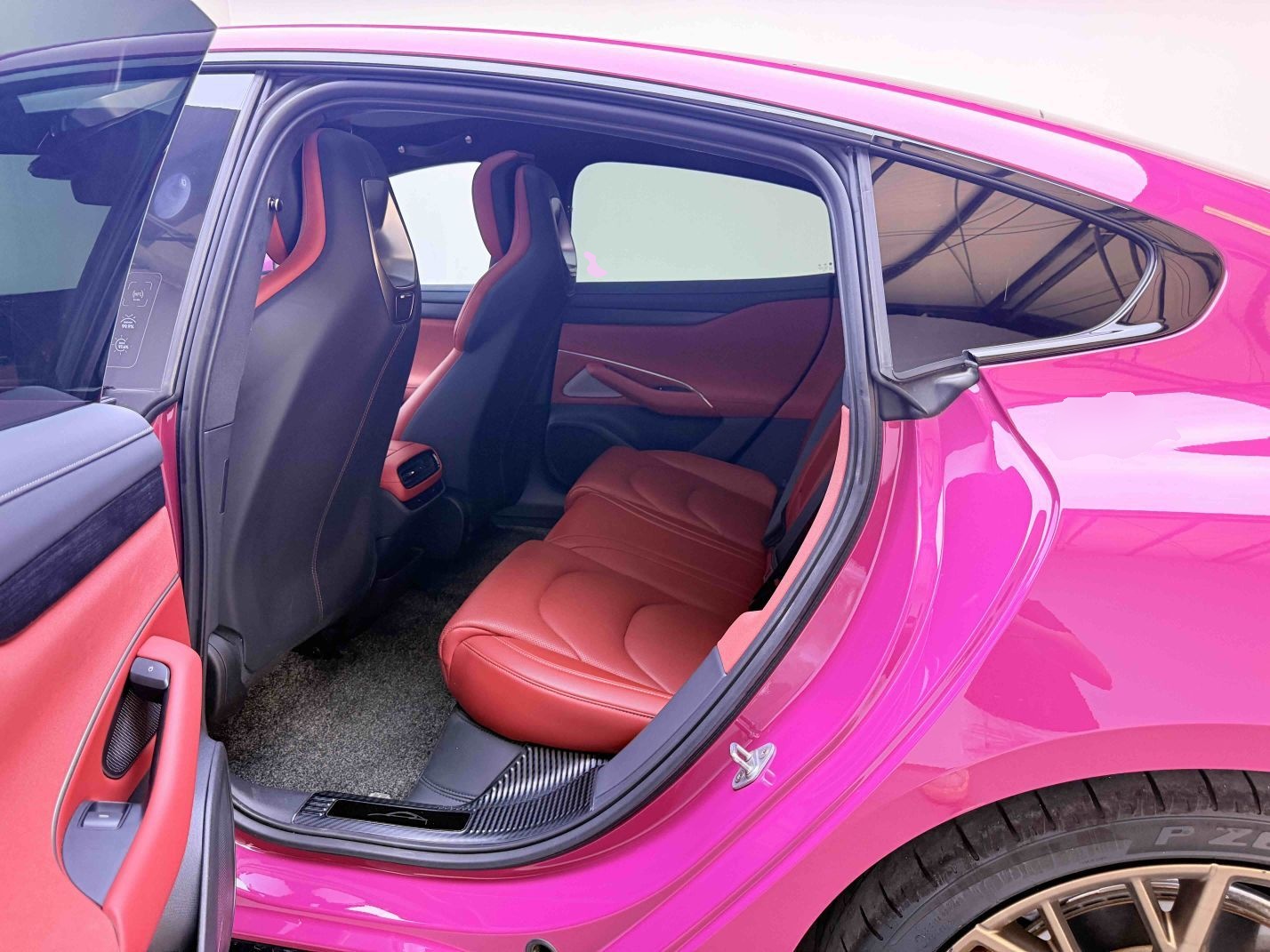 Xiaomi Auto SU7 2024 Four-Wheel Drive Ultra-Long Range Advanced Intelligent Driving Max Edition — снимка 20