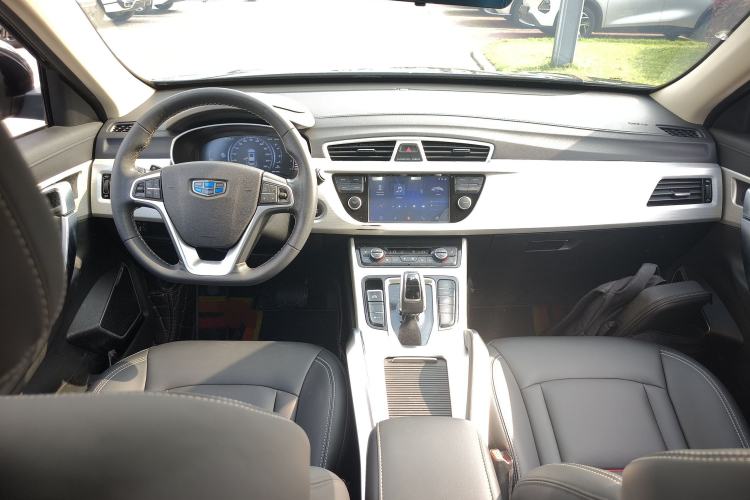 Used Geely Auto Emgrand X7 Sport 2020 1.8TD DCT Two-Wheel Drive Smart Connect 4G-Enabled Version Center Console