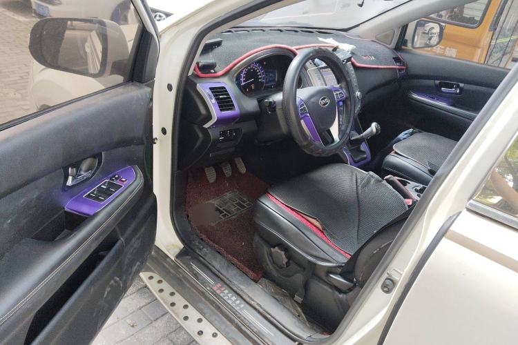 Used BYD S6 2014 2.0L Manual Elite Version 5 Seats