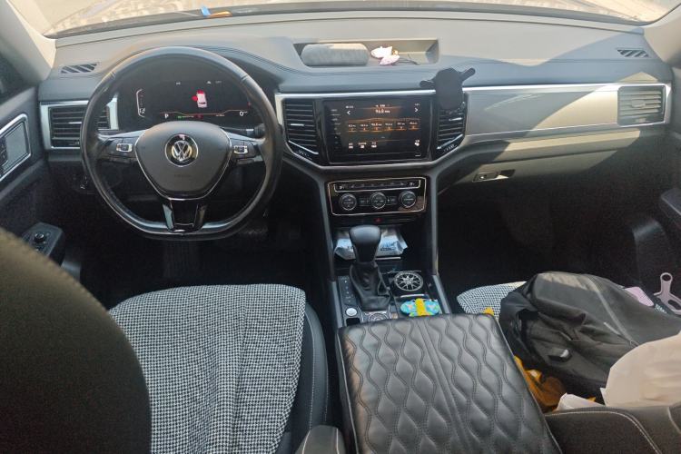 Used Volkswagen Teramont 2020 380TSI Four-Wheel Drive Luxury Version China VI Standard Center Console