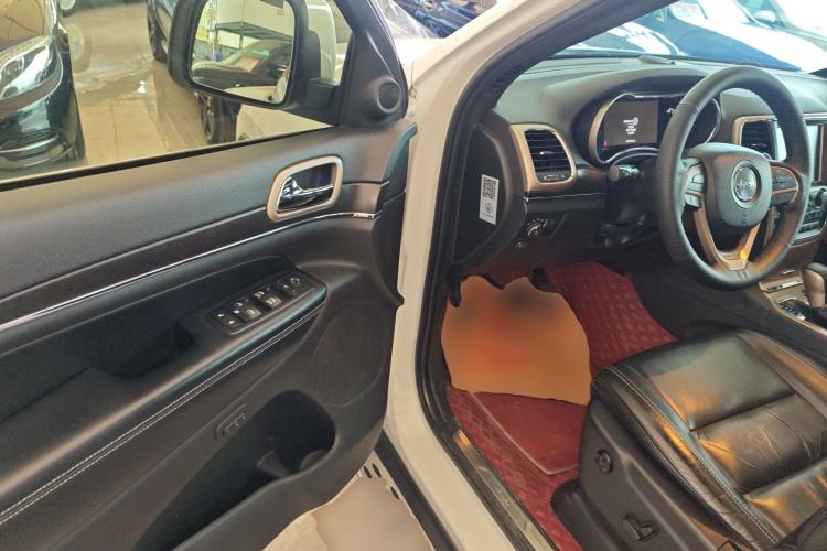 Used Jeep Grand Cherokee 2016 3.0L Comfort Navigation Edition Driver Seat