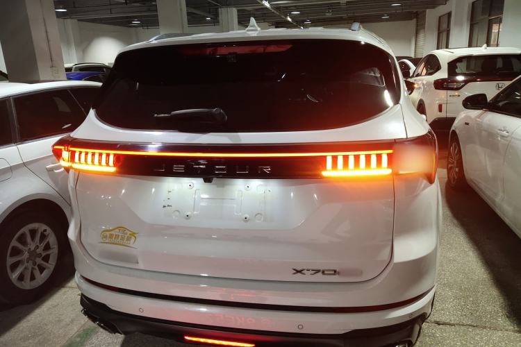 Used JETOUR X70 PLUS 2023 1.6T DCT Stronger PLUS 5-seater