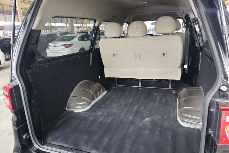 Used FORTHING Lingzhi 2023 M5L 1.6L Base Model 5 Seats Trunk