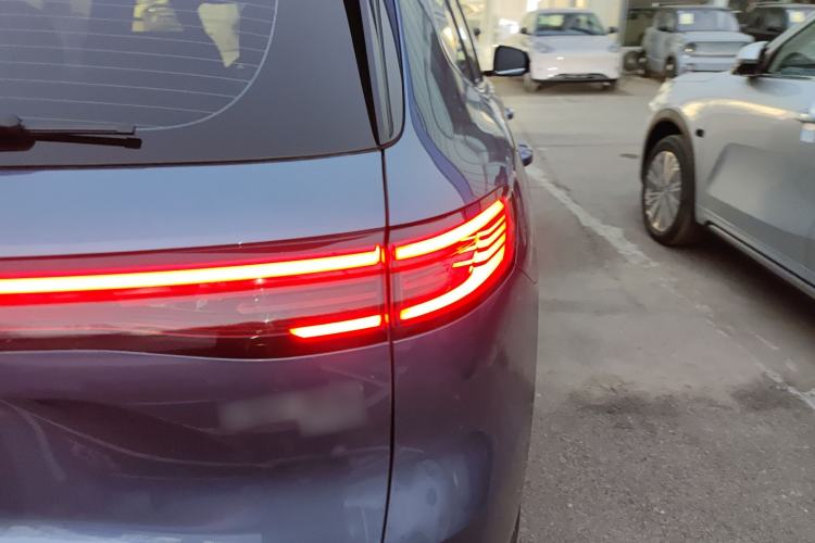 Used Geely Galaxy Galaxy Xingjian 7 EM-i 2025 120km Flagship Edition
