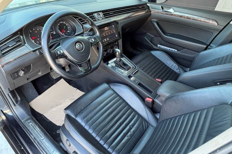 Used Volkswagen Magotan 2019 330TSI DSG Luxury Version China VI Standard Interior 5