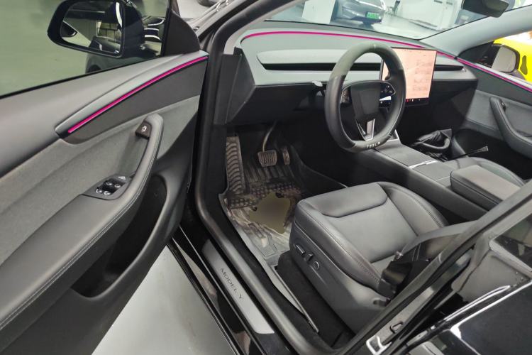 Used Tesla Model Y 2025 Rear-Wheel-Drive Version