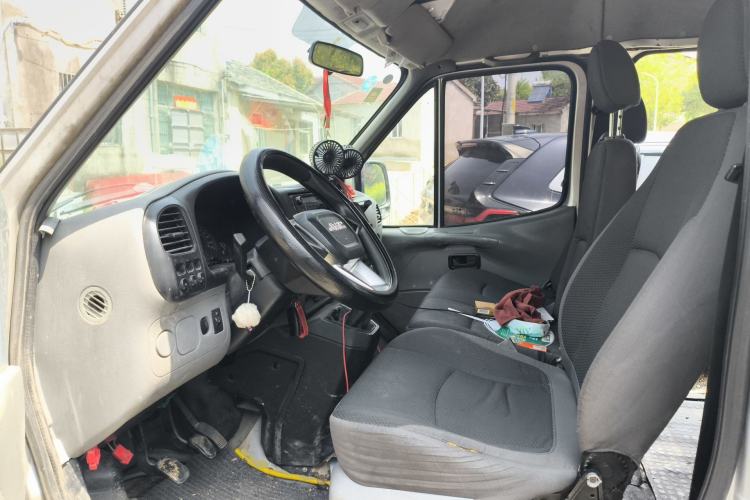 Used JMC Transit 2017 2.8T Commercial Version Short Wheelbase Mid-Roof 6/7/8-Seater JX493 Left Front Seat