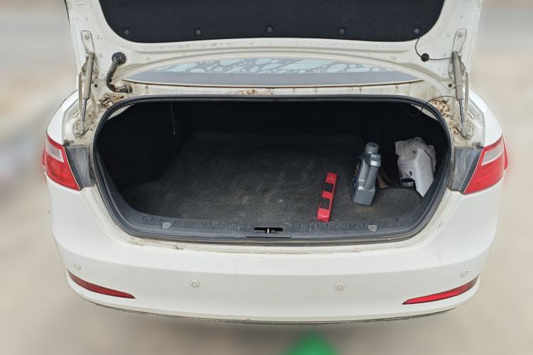 Used Bestune B70 2016 2.0L Automatic 10th Anniversary Edition Trunk