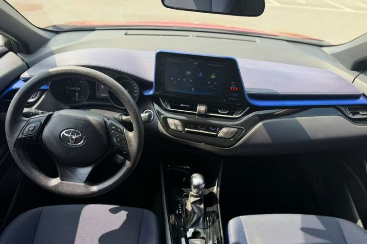 Used Toyota C-HR 2018 2.0L Leading with Sunroof China VI Standard