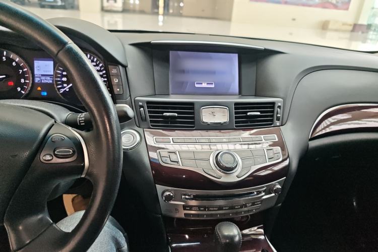 Used Infiniti Q70 2019 Q70L 2.0T Enjoyment Edition Center Console