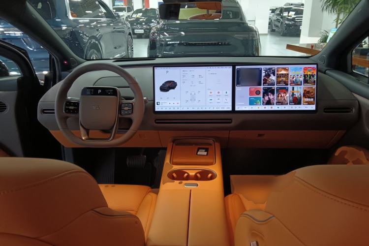 Used Li Auto i6 2025 Model Two-Wheel-Drive Standard Type
