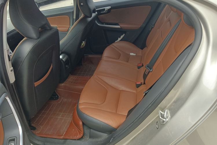 Used Volvo S60 2016 S60L T4 Zhiyuan Edition Left Rear Seat