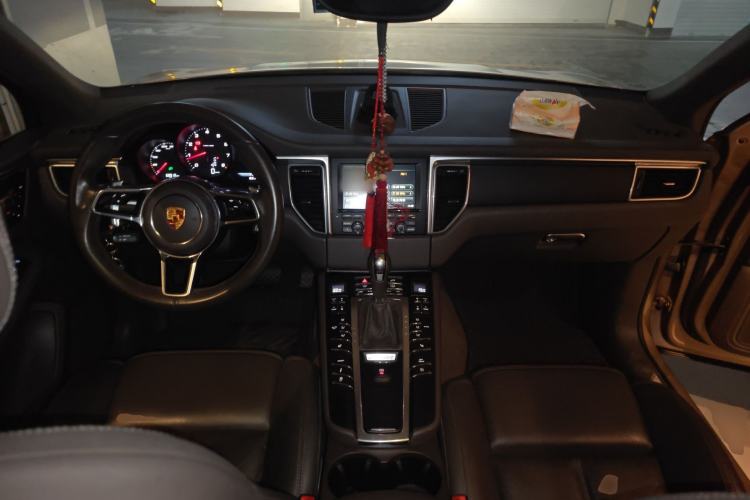 Used Porsche Macan 2016 Macan 2.0T Center Console