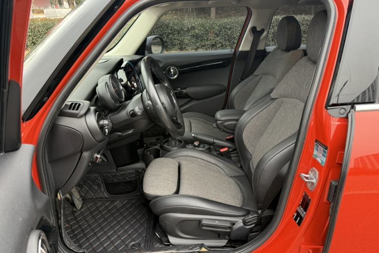 Used MINI MINI 2018 1.5T COOPER Classic Edition Five-Door Version