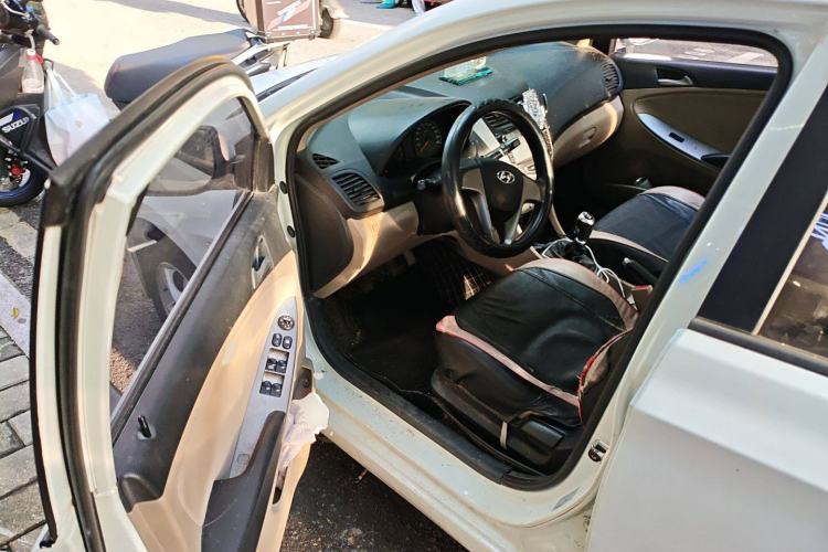 Used Hyundai Verna (older generation) 2016 1.4L Manual Smart GLS Trim