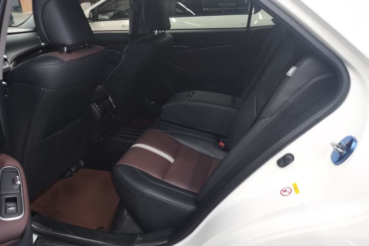 Used Toyota Crown 2017 2.0T Sport Edition
