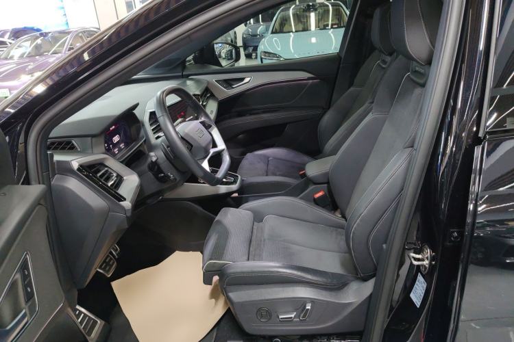 Used Audi Q5 e-tron 2023 40 e-tron Starry Edition Mecha Kit
