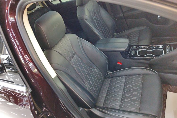 Used Buick Envision 2022 Encore Plus Avenir Avenir 5-Seater Edition Right Front Seat