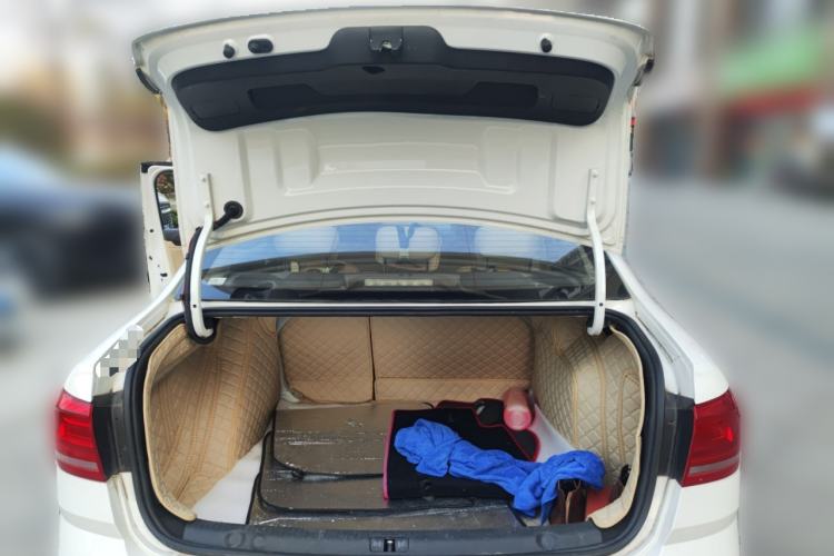 Used Volkswagen Lavida 2015 1.6L Manual Comfort Edition