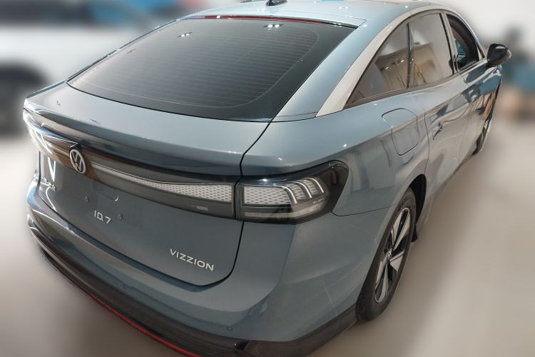 Used Volkswagen ID.7 VIZZION 2024 AIR model
