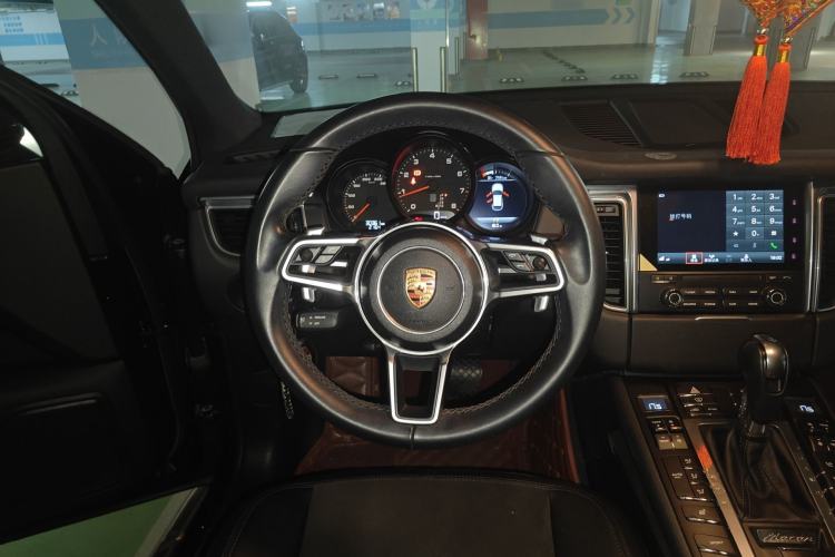 Used Porsche Macan 2017 Macan 2.0T Steering Wheel