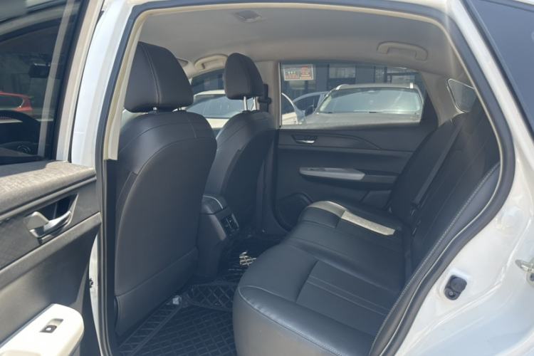 Used Dongfeng Aeolus E70 2023 500 Smart Version Lithium Iron Phosphate 48.6 kWh 110 kW
