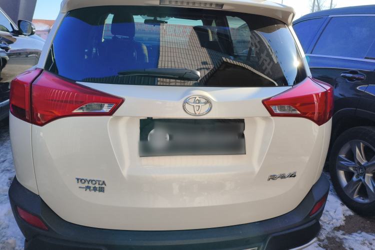 Used Toyota RAV4 2015 2.0L CVT Two-Wheel Drive Fashion Edition