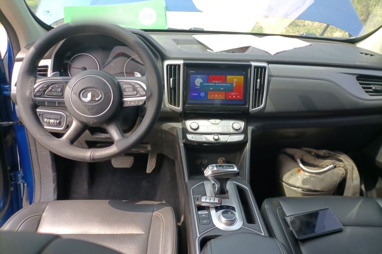 Used Great Wall Poer 2020 2.0T Commercial Version Automatic Diesel Two-Wheel Drive Elite Trim with Long Bed – GW4D20M Center Console