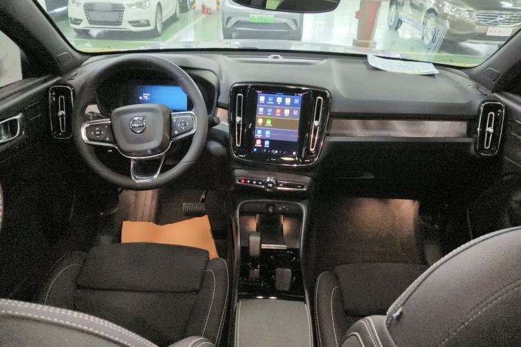 Used Volvo C40 2024 Long-Range PRO Version