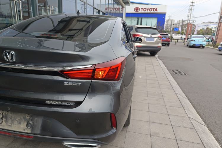 Used CHANGAN Eado 2021 PLUS Blue Whale NE 1.4T GDI DCT Flagship Model Right Rear Taillight